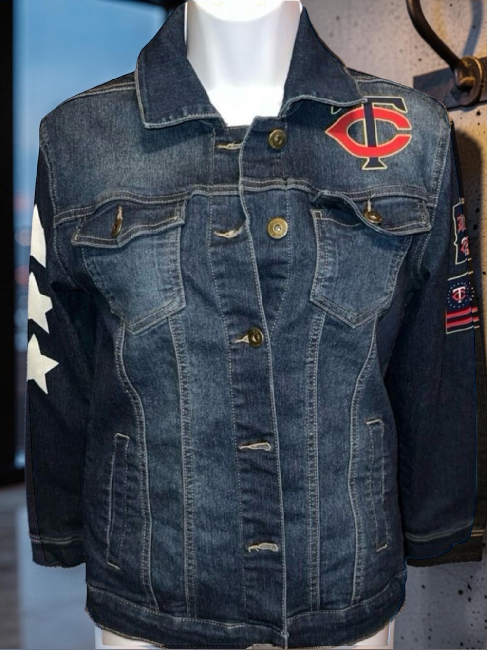 Women’s Boutique Tiny Turnip Minnesota Twins Denim Jacket Size Large